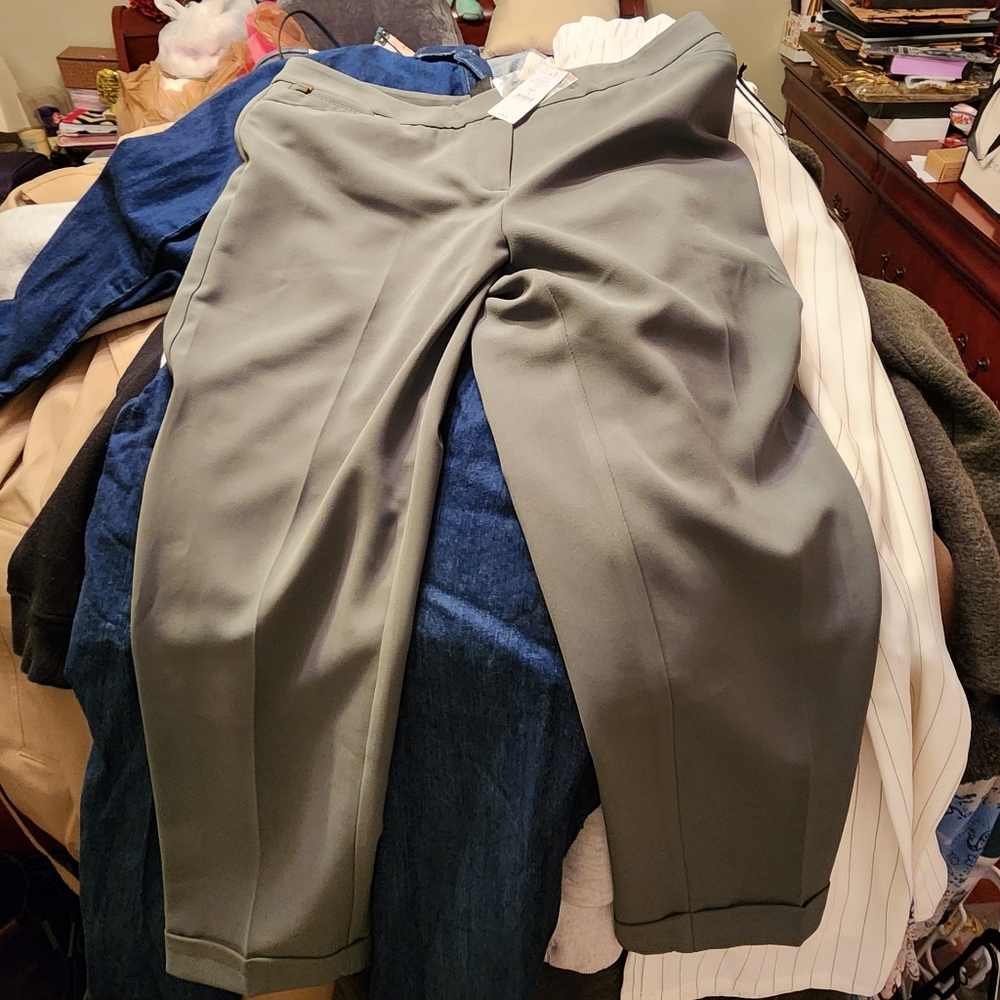 Olive Green Crop Leg Pants